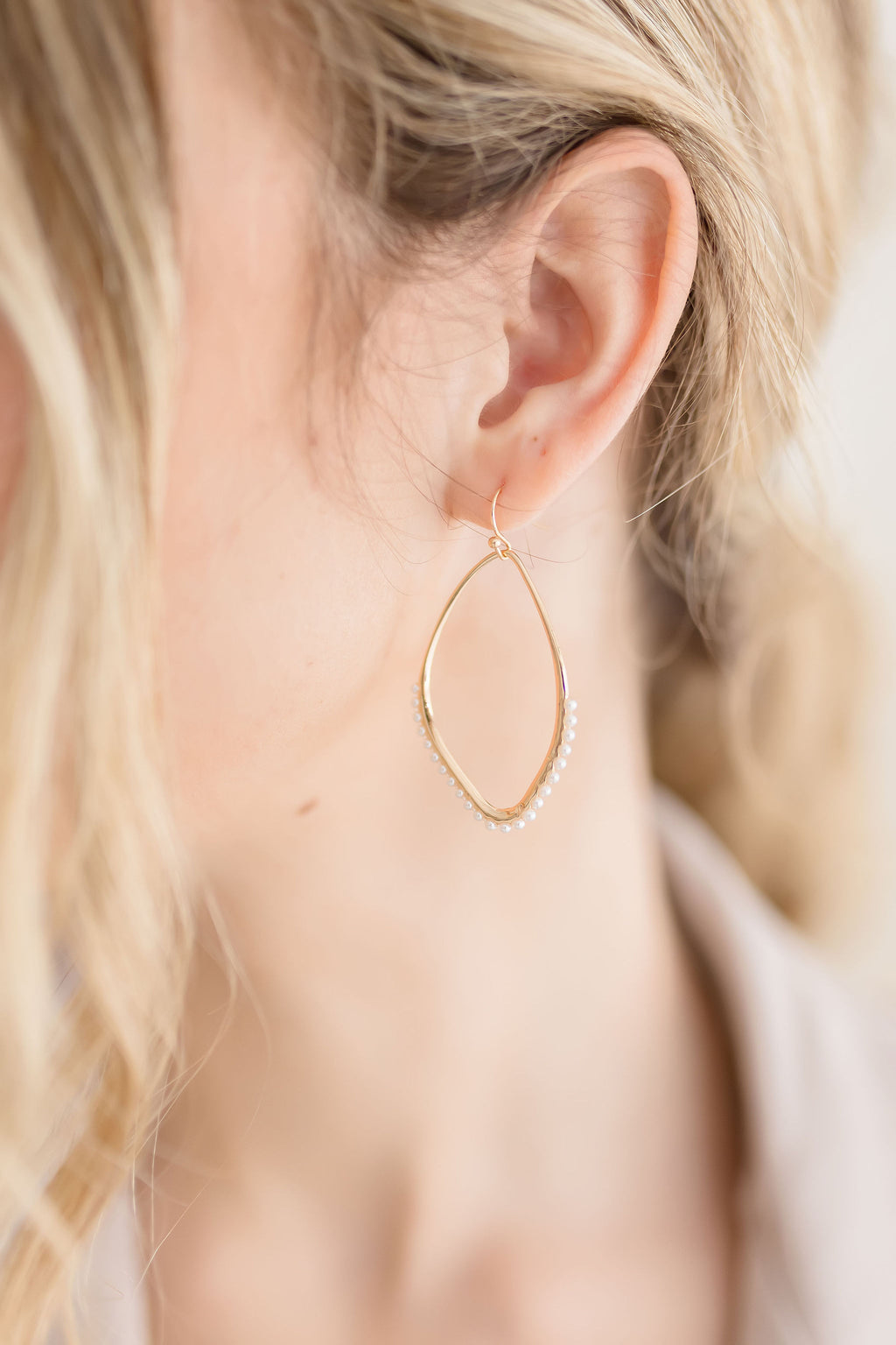 Pearl Oval Drop Earrings Gold