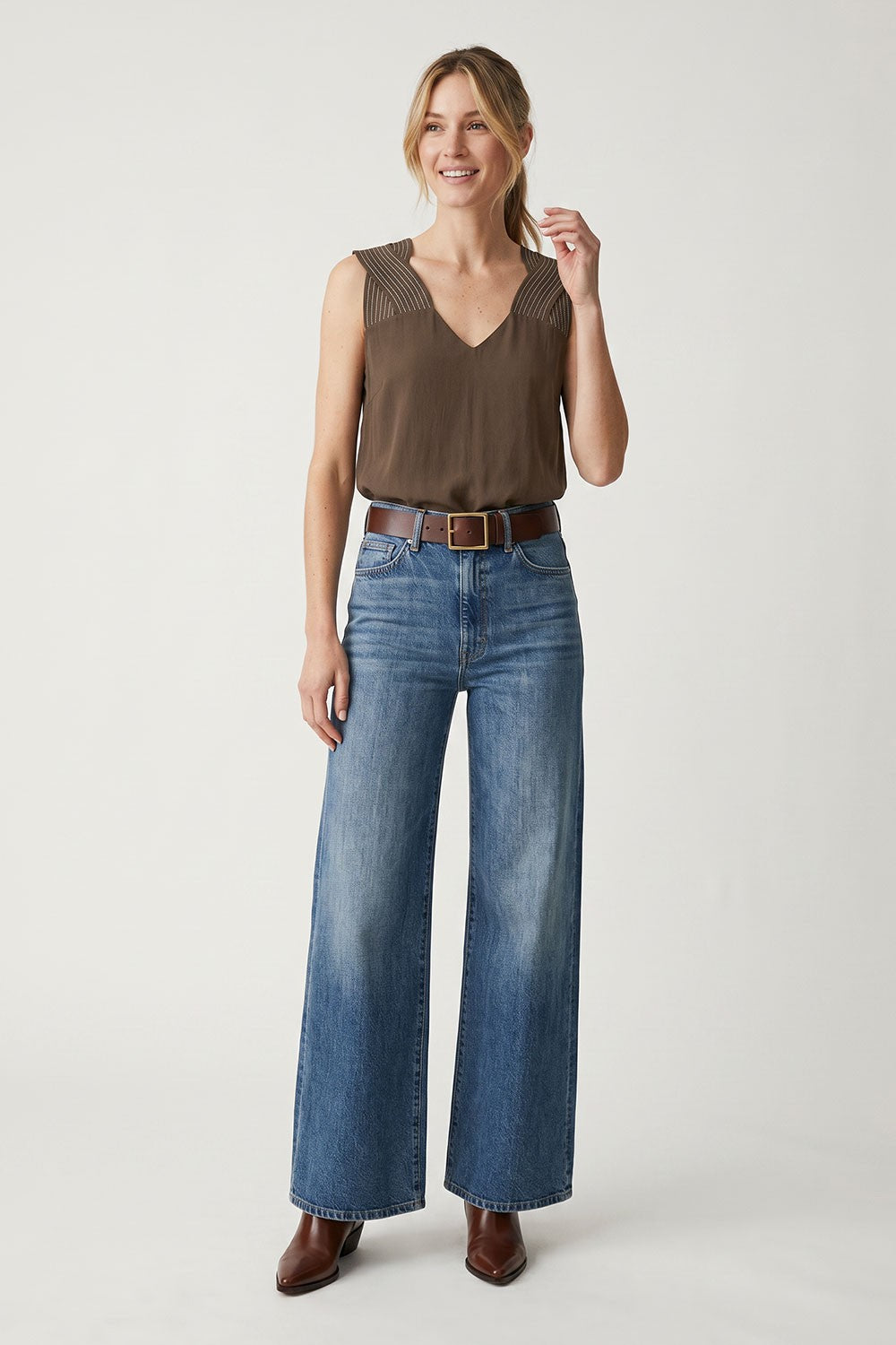 Sleeveless Contrast Stitch Top Brown