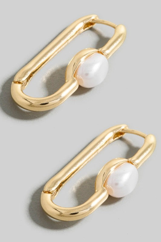Oval Pearl Stud Earrings Gold
