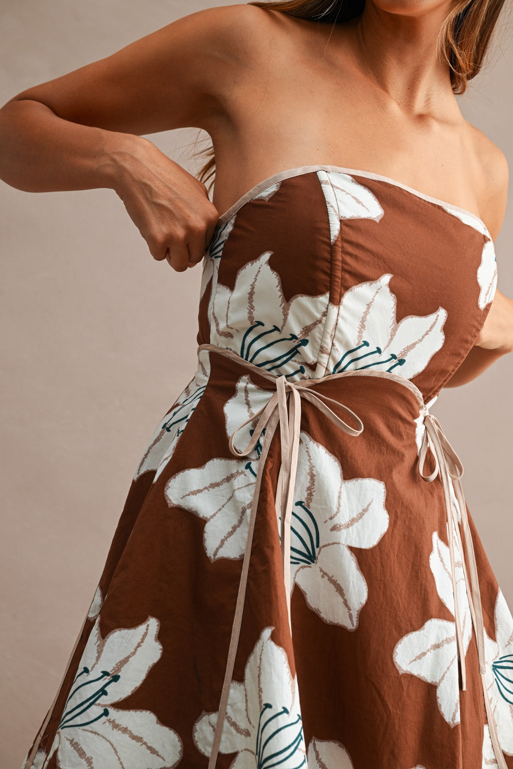 Sleeveless Floral Print Mini Dress Brown