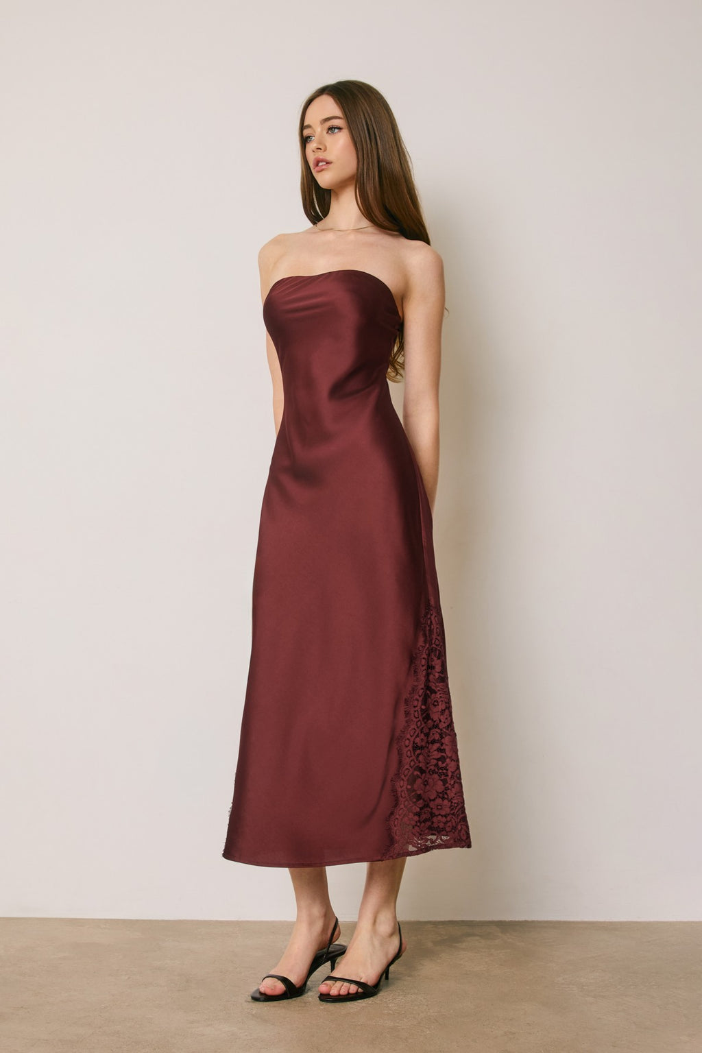 Sleeveless Delicate Lace Midi Dress Plum