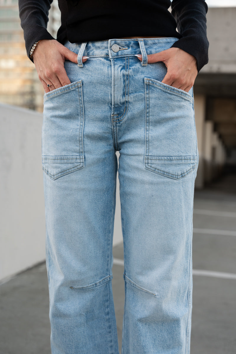 High Rise Cropped Barrel Jeans Light Wash