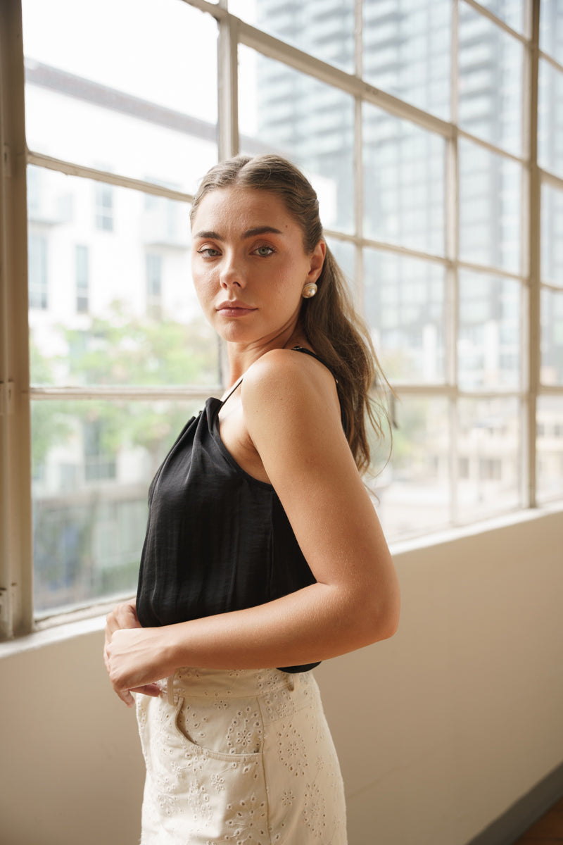  Sleeveless Pleated Top Black