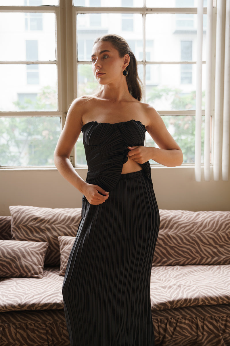 Sleeveless Pleated Satin Top And High Waist Maxi Skirt Set Black