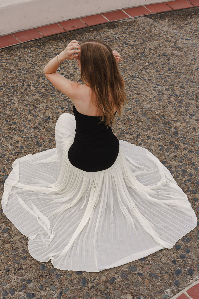 Vienna Sleeveless Pleated Mix Maxi Dress Black