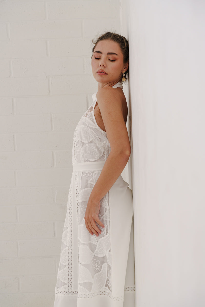 Waitlist 5/20 Billie Sleeveless Halter Floral Eyelet Lace Midi Dress White SMALL Waitlist 5/20 Billie Sleeveless Halter Floral Eyelet Lace Midi Dress White SMALL