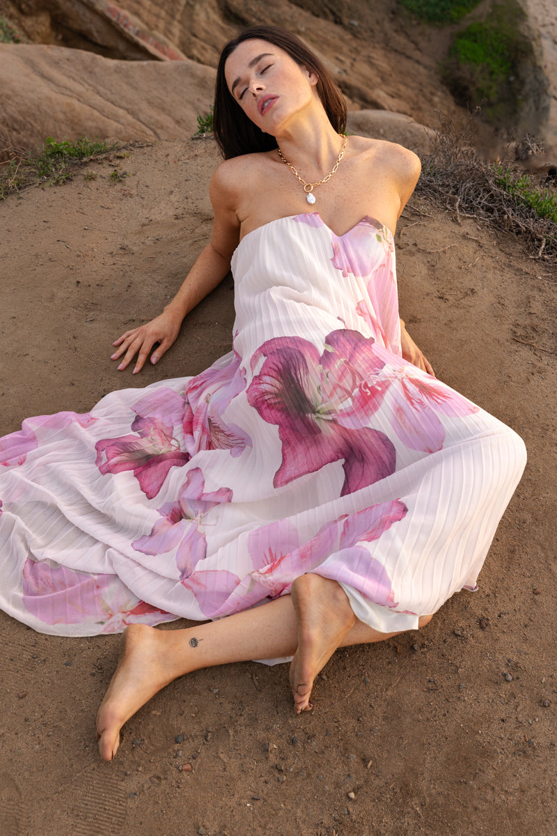 Chunky Chain Pearl Pendant Necklace Gold