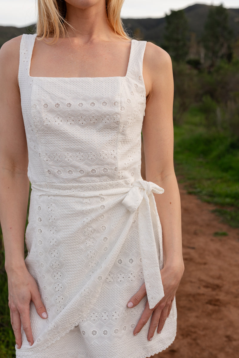White Dresses Miss Match Group Inc. White Dresses Miss Match Group Inc.
