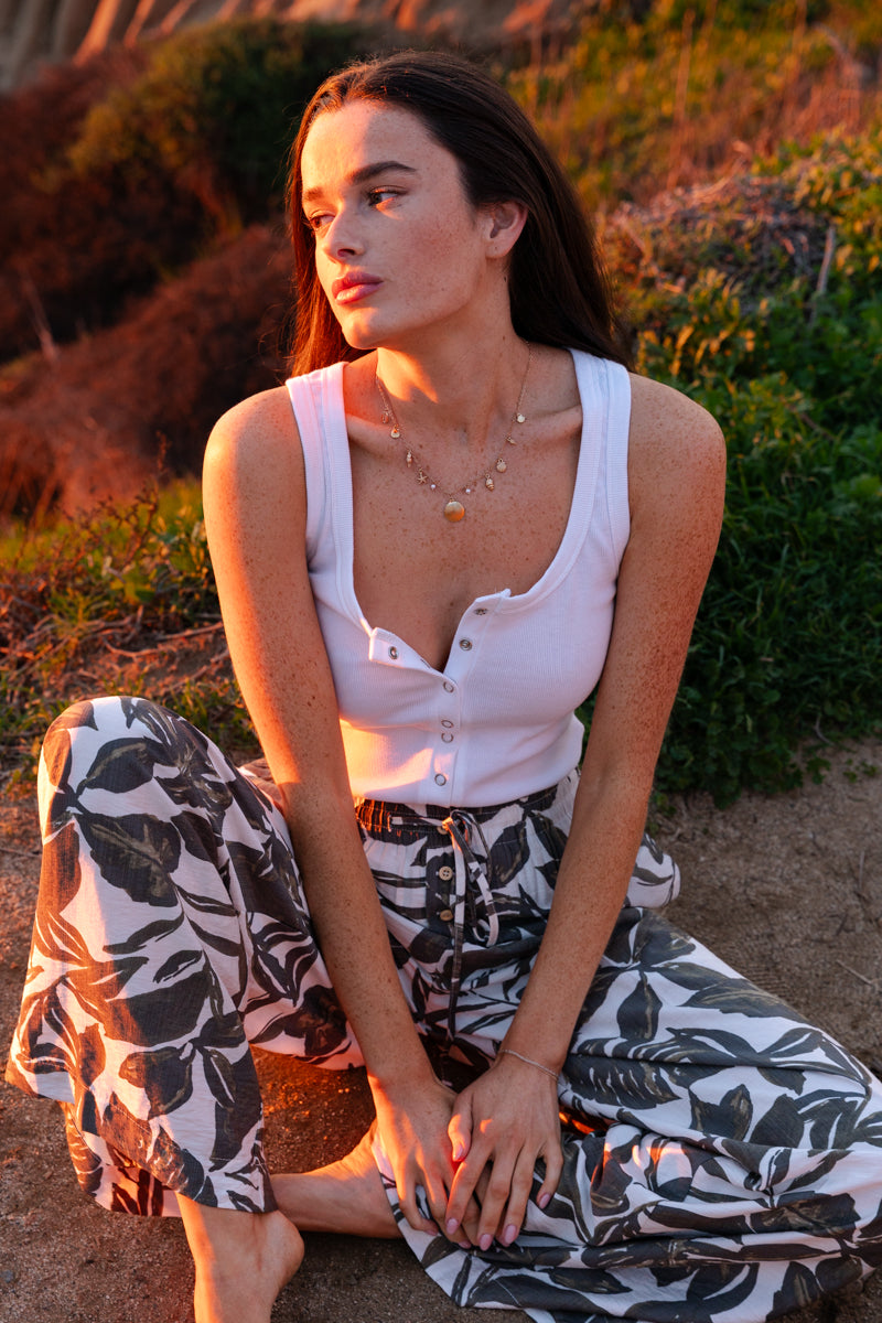 Dainty Chain Charm Ocean Necklace Gold