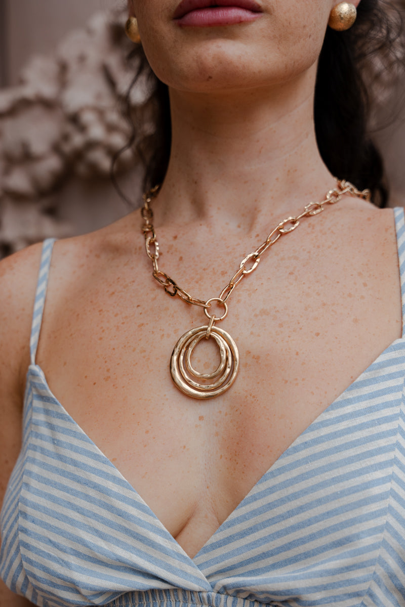 Chunky Chain Open Circle Pendant Necklace Gold