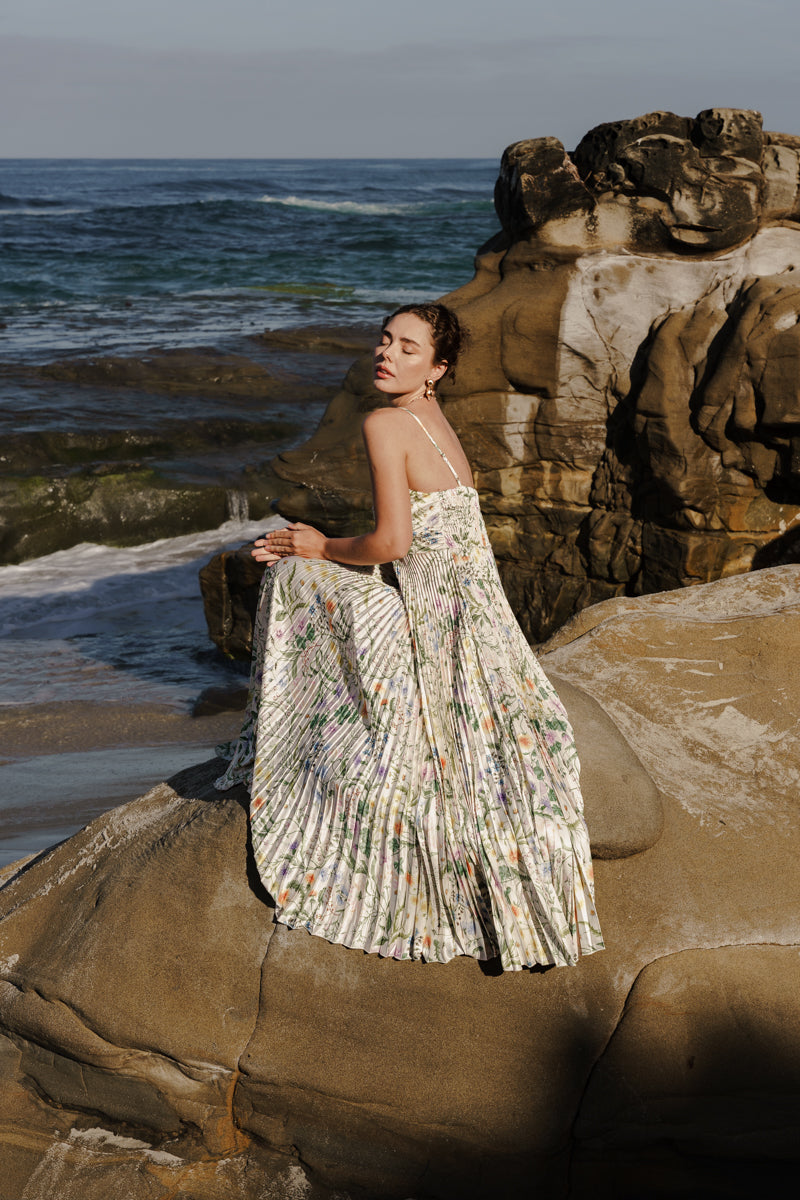 pleated beach dress Cambrie Sleeveless Pleated Floral Print Maxi Dress Green LARGE