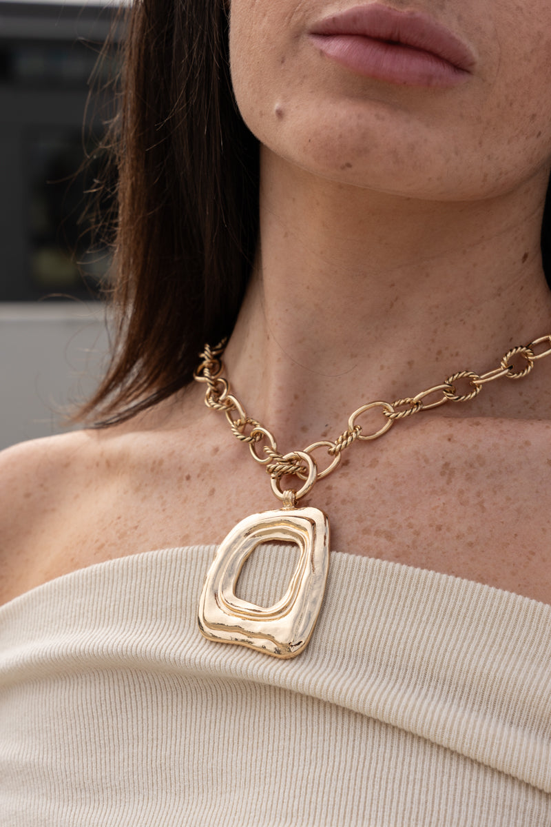 Kaya Chunky Gold Chain Metal Necklace Gold