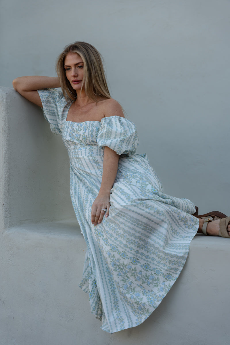 Stella Short Puff Sleeve Floral Print Midi Dress Blue LARGE Stella Short Puff Sleeve Floral Print Midi Dress Blue LARGE
