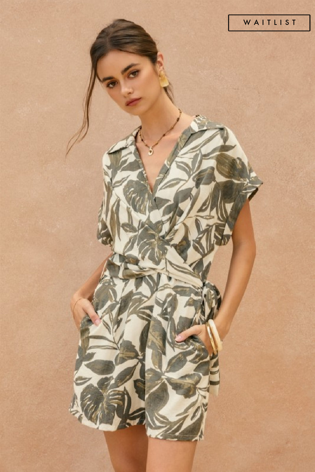 Short Sleeve Waist Tie Tropical Print Romper Green