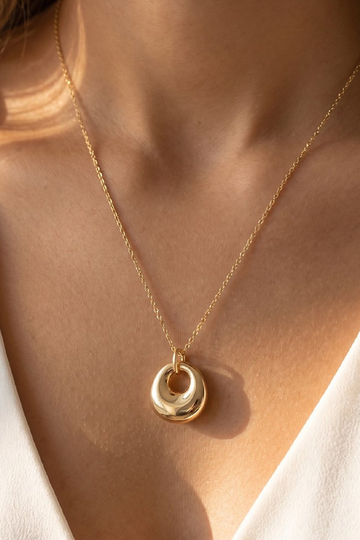 Cable Chain Chunky Open Circle Pendant Necklace Gold