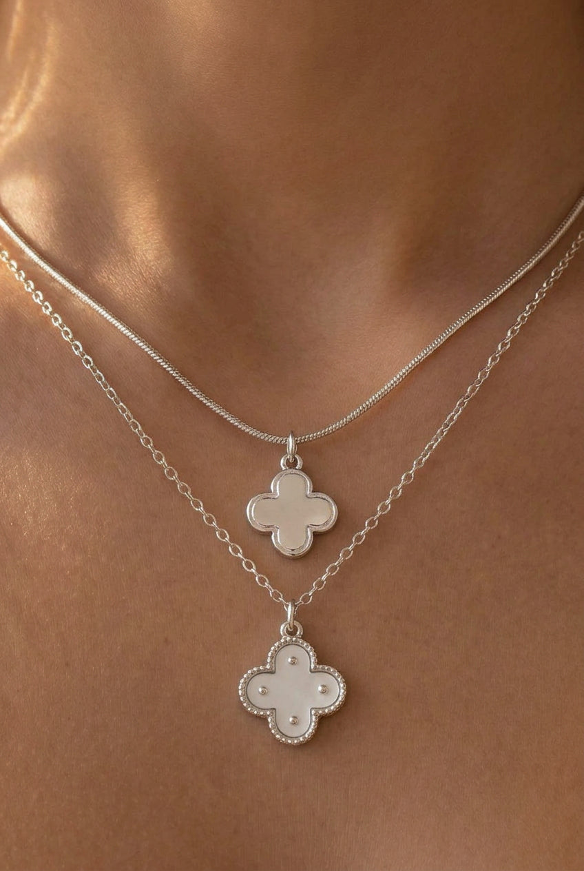  Double Layered Clover Pendant Necklace Silver