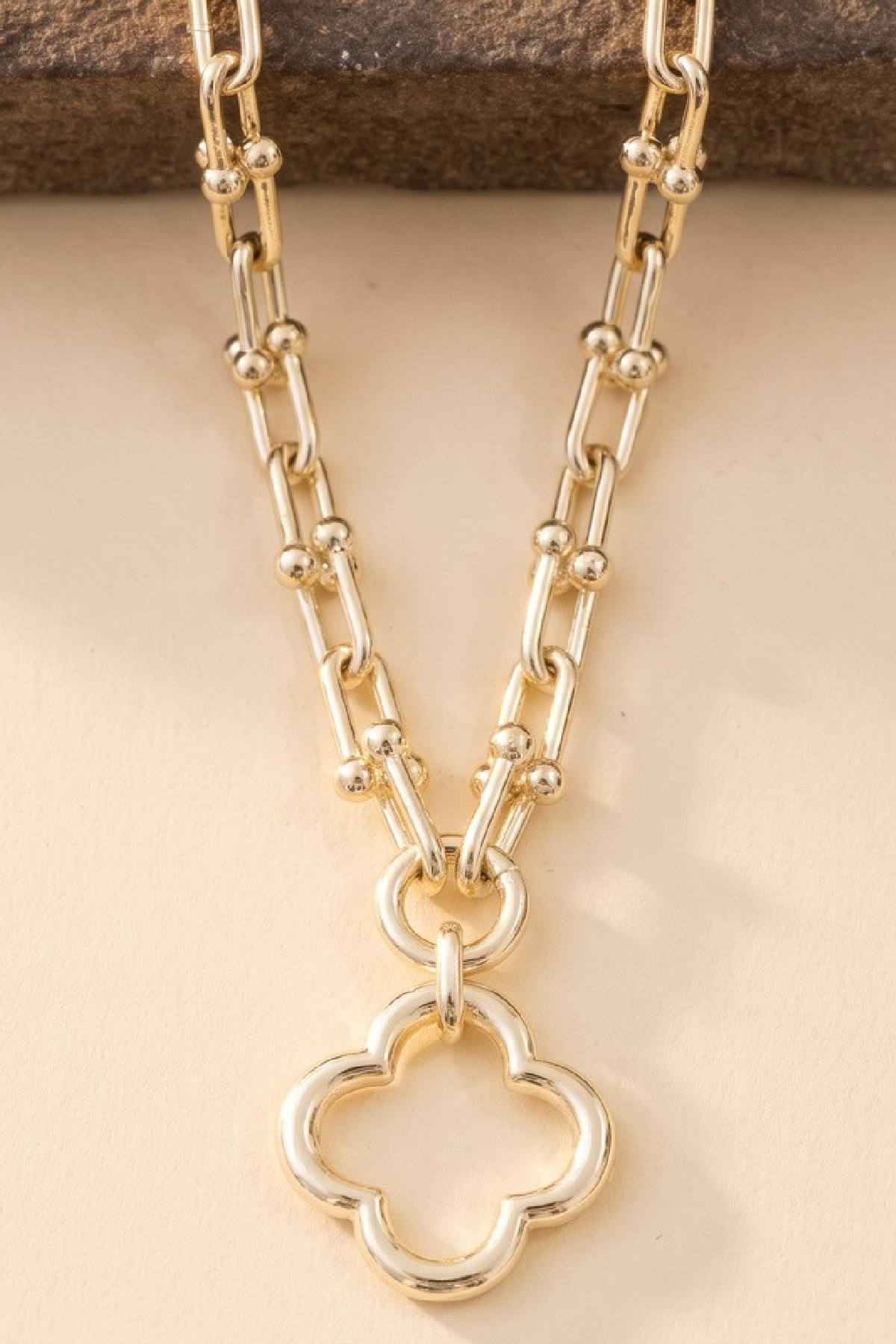 Chunky Open Link Chain Open Clover Pendant Necklace Gold