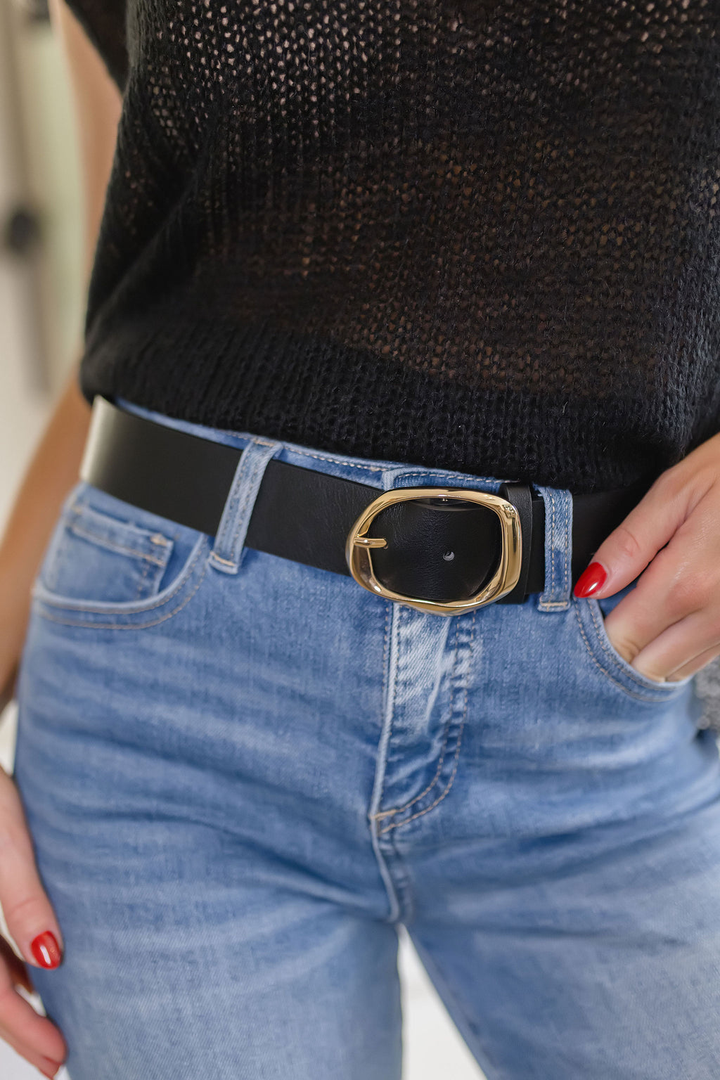 Oval Metal Buckle Vegan Leather Belt Black
