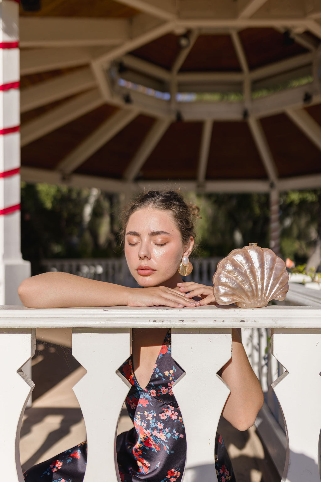 Shell Crossbody Purse Pearl