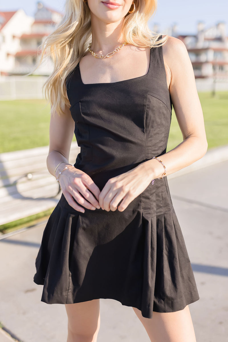  Sleeveless Pleated Mini Dress Black