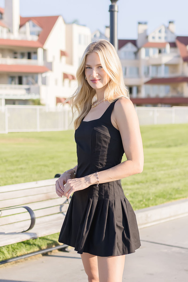  Sleeveless Pleated Mini Dress Black