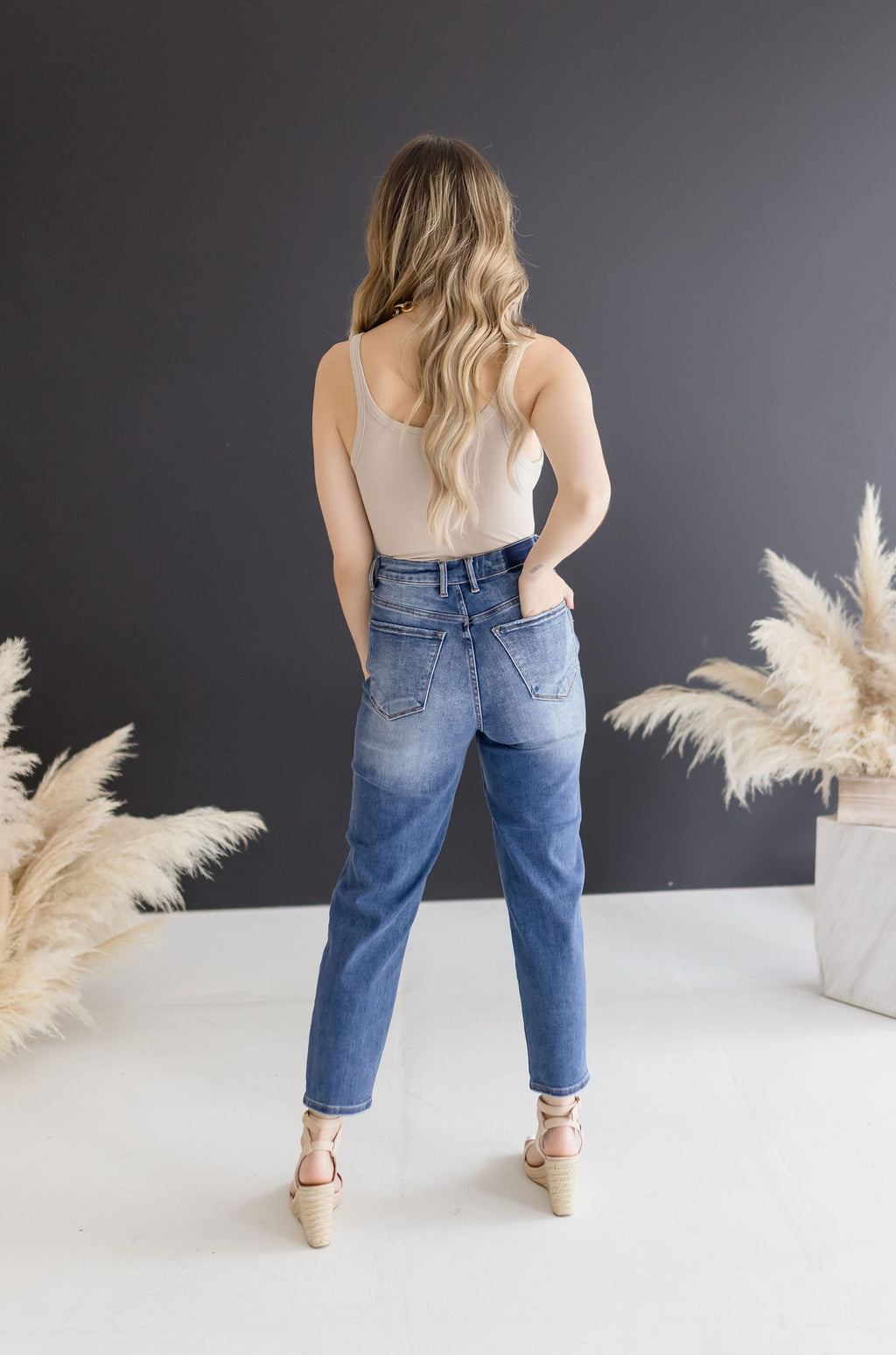 Cropped High Rise Mom Jeans Dark Wash
